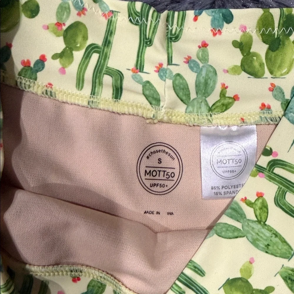 Mott50 swim and activewear set - Picture 4 of 5